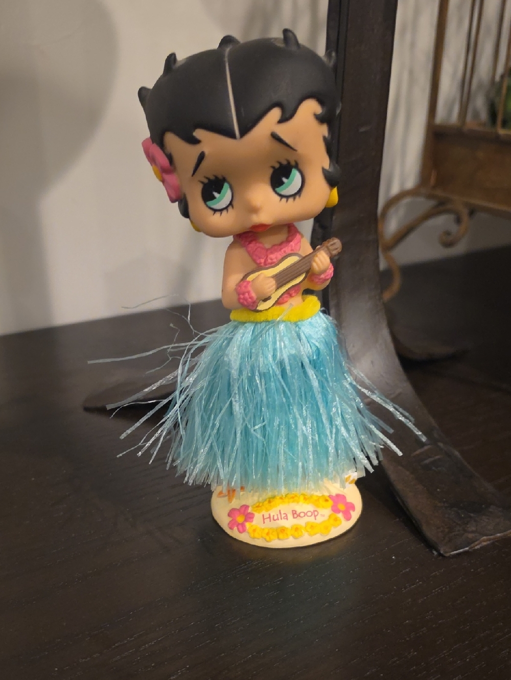 "Hula Boop" Betty Boop Hula Figurine - Blue Grass Skirt, Black Hair, Pink Flower
